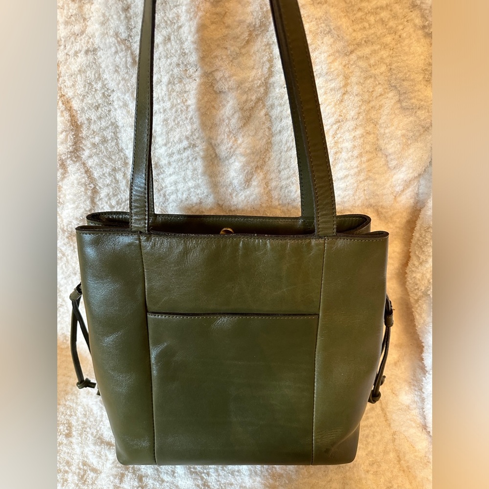 Patricia Nash green leather bag